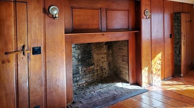 86 Howlett St., Topsfield MA fireplace