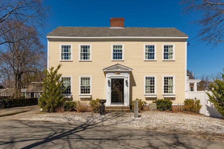 11 4th St., Salisbury MA