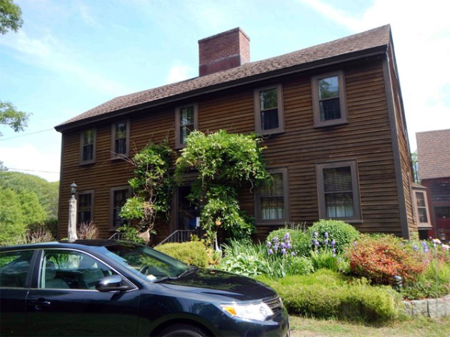 GLO.647 -- Dennison House 90 Revere St, Gloucester