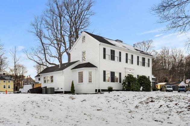 ROW.16 -- Jewett, S. P. House 34 Central St, Rowley 34 Central Street, Rowley MA